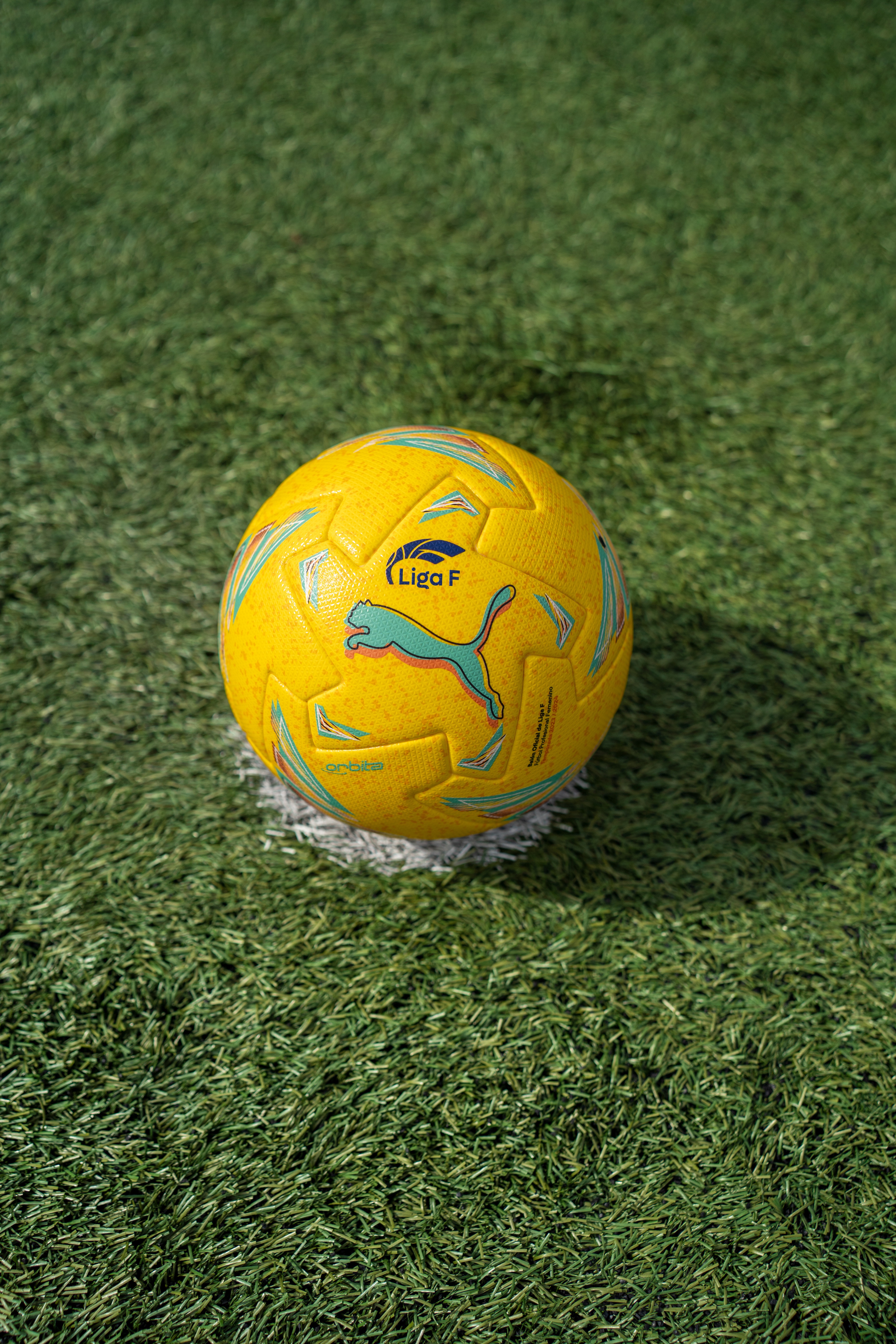 Oficial: Los clubes de Liga F regalarán por Reyes el balón PUMA Órbita  Yellow – El Partido de Manu